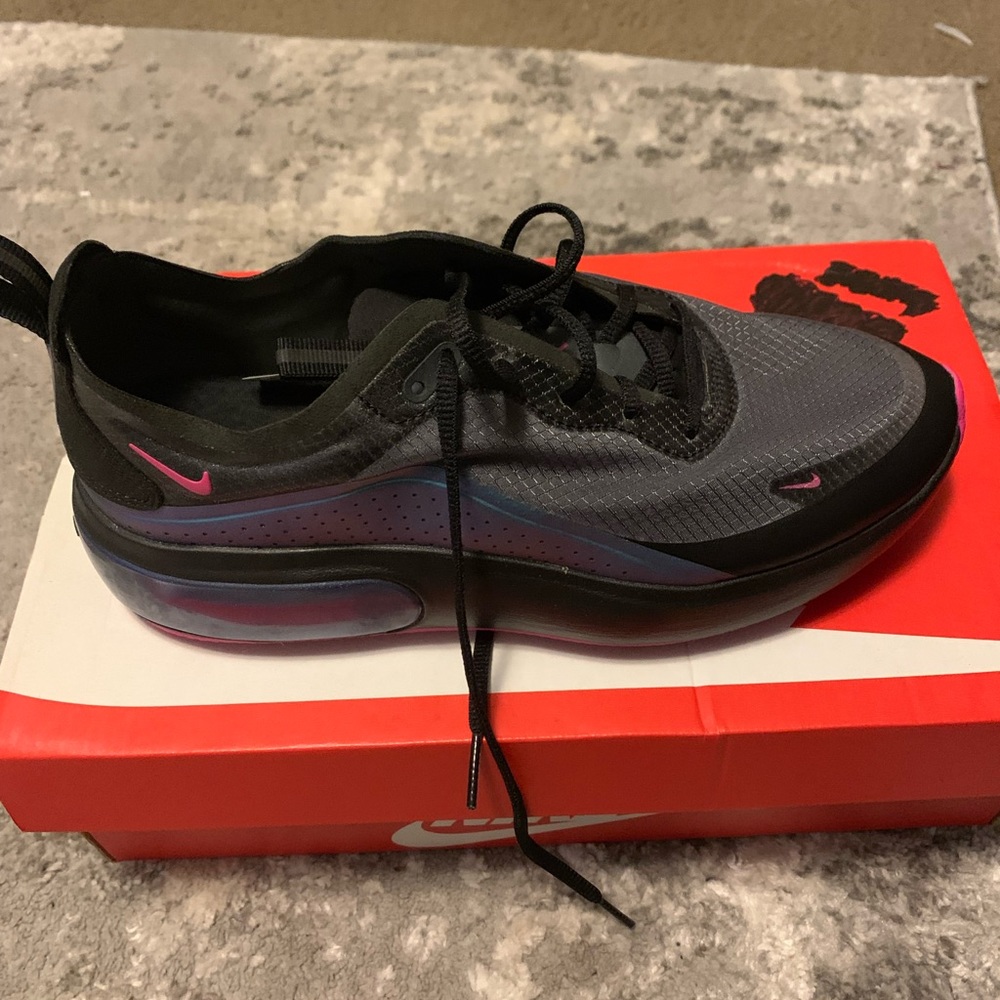 Nike Men’s Sneakers Gray with Black and Pink Accents